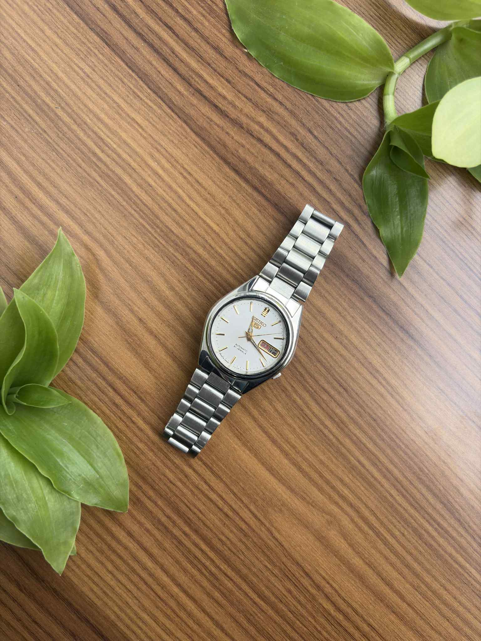 Vintage Seiko 5 Automatisch Horloge – Wit / Goudaccenten