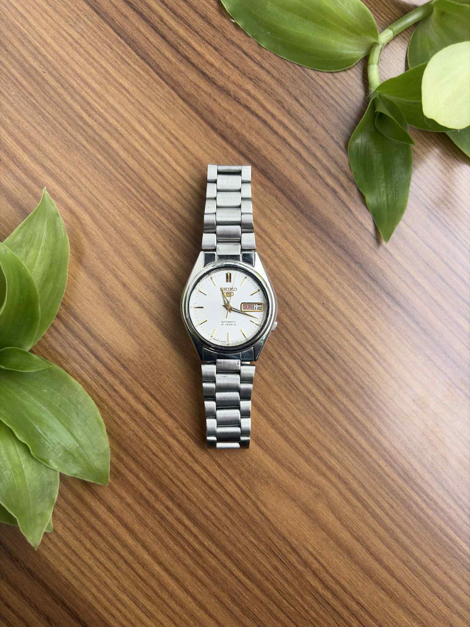 Vintage Seiko 5 Automatisch Horloge – Wit / Goudaccenten
